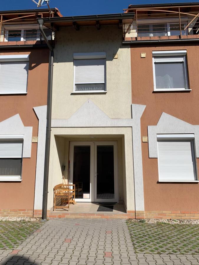 Indi Apartman Siófok Zewnętrze zdjęcie